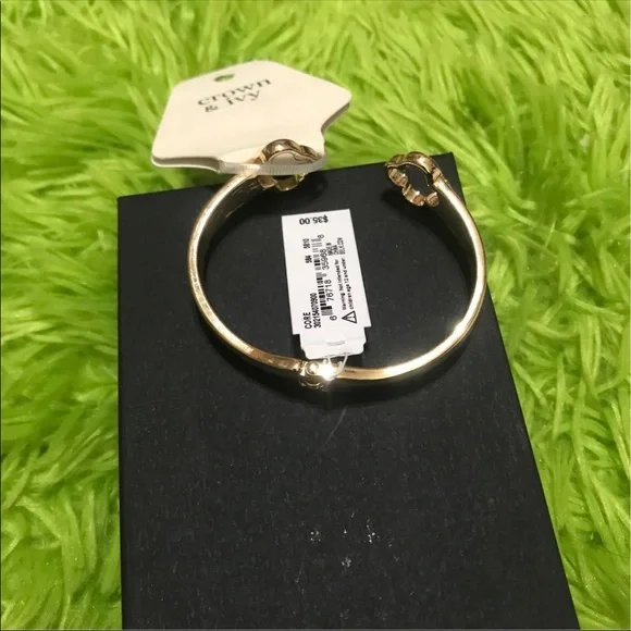 COPY - COPY - crown and ivy Bracelet - Picture 4 of 4